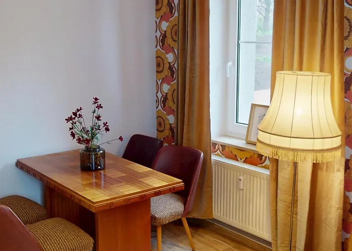 Retrochic In Zentraler Lage, Nur 1 Minute Bis Zur Haltestelle Der Linie 5, Wlan Apartament *